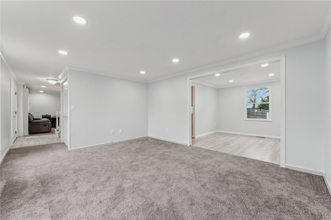 16 Holyoke Dr 1