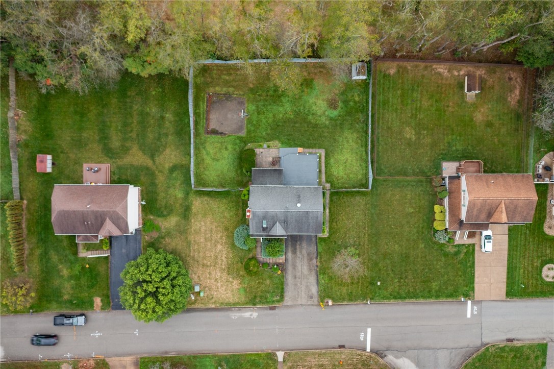 16 Holyoke Dr 1