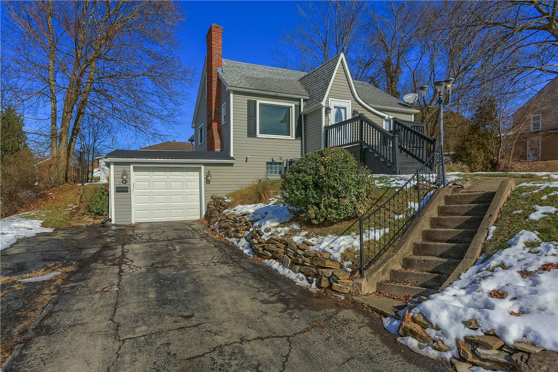 206 W Fairmont Avenue