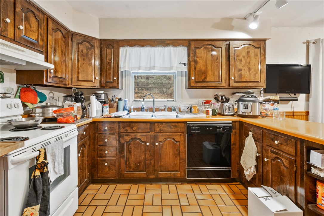 5831 Maple Grove Rd
