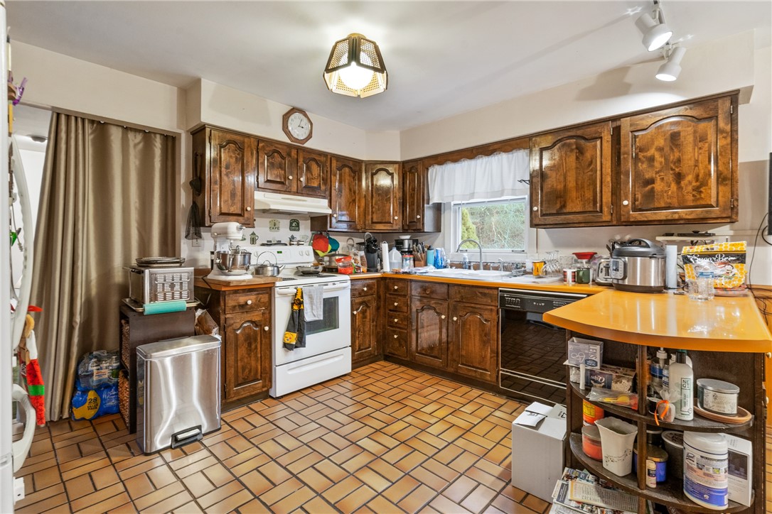 5831 Maple Grove Rd