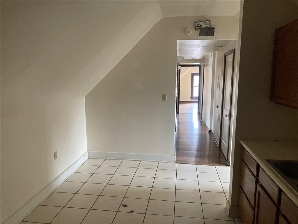 219 E Lincoln Ave