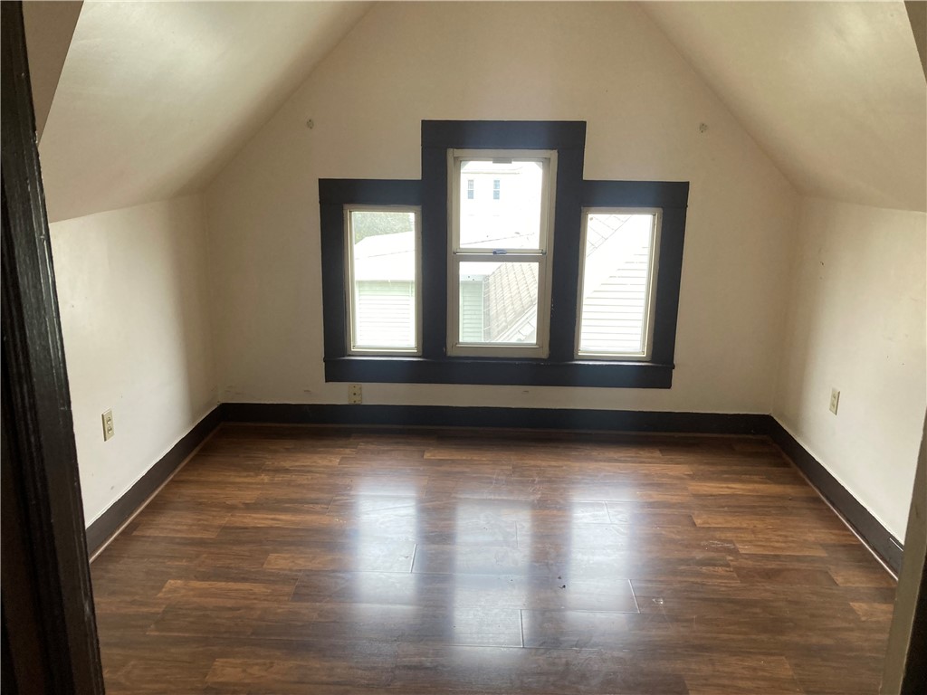 219 E Lincoln Ave
