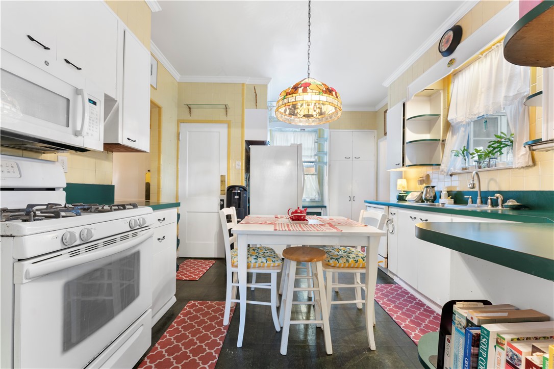 1123 Fawcett Ave