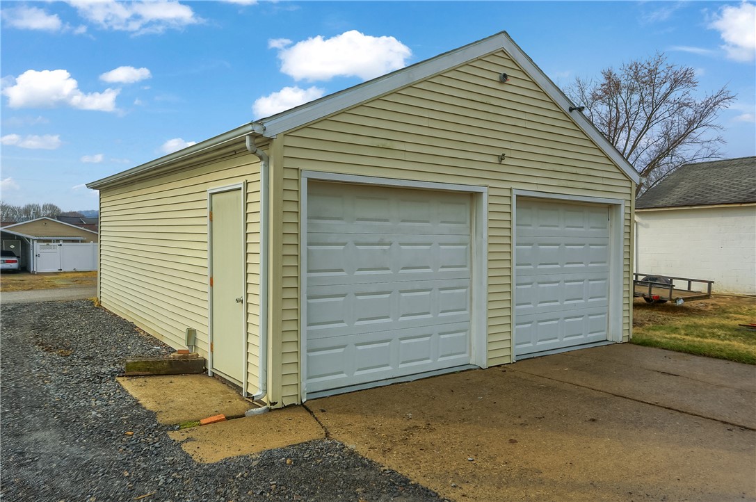 237 Line Ave