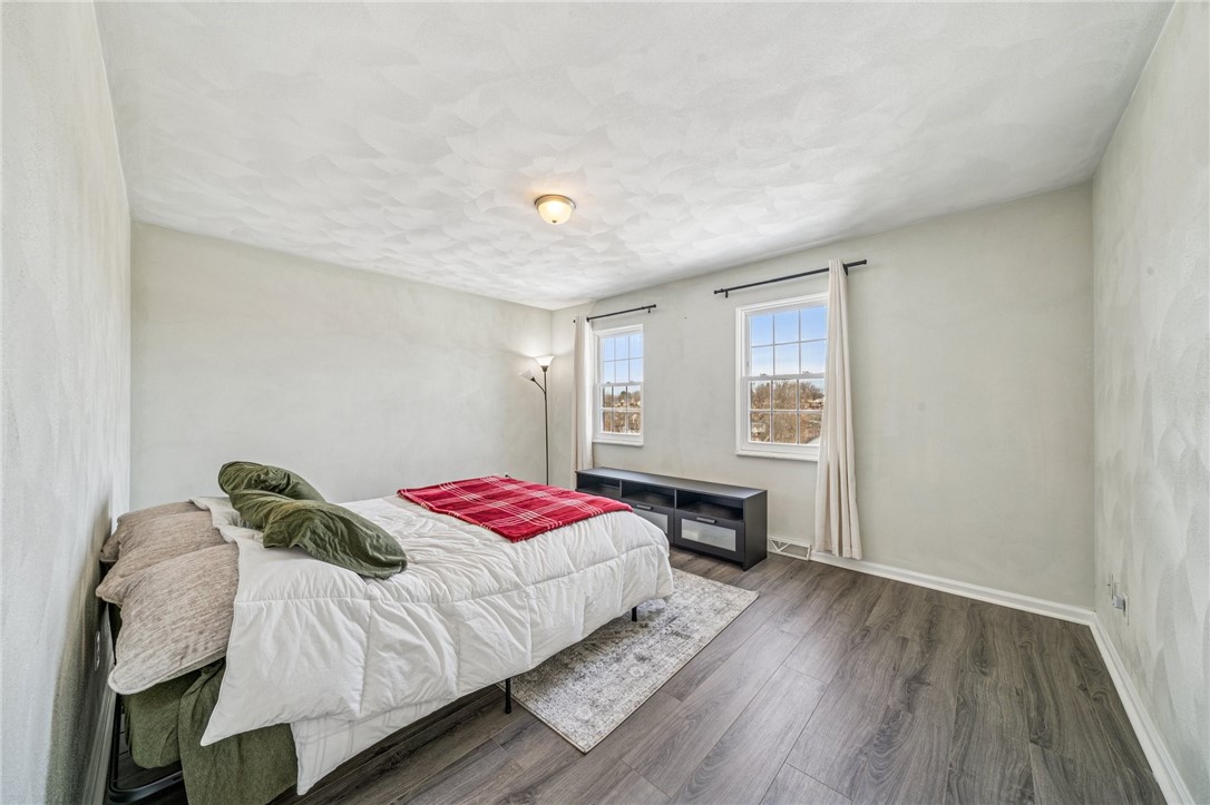 128 Barrington Rdg