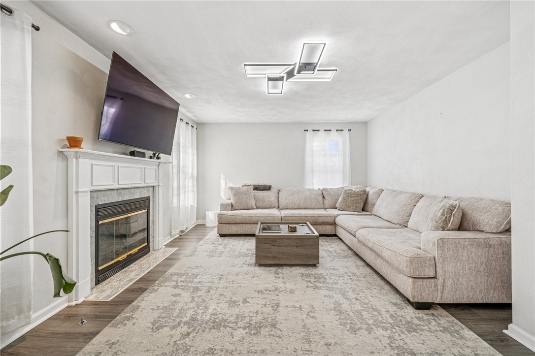 128 Barrington Rdg