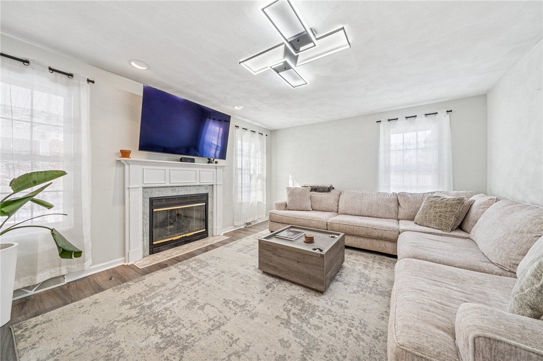 128 Barrington Rdg