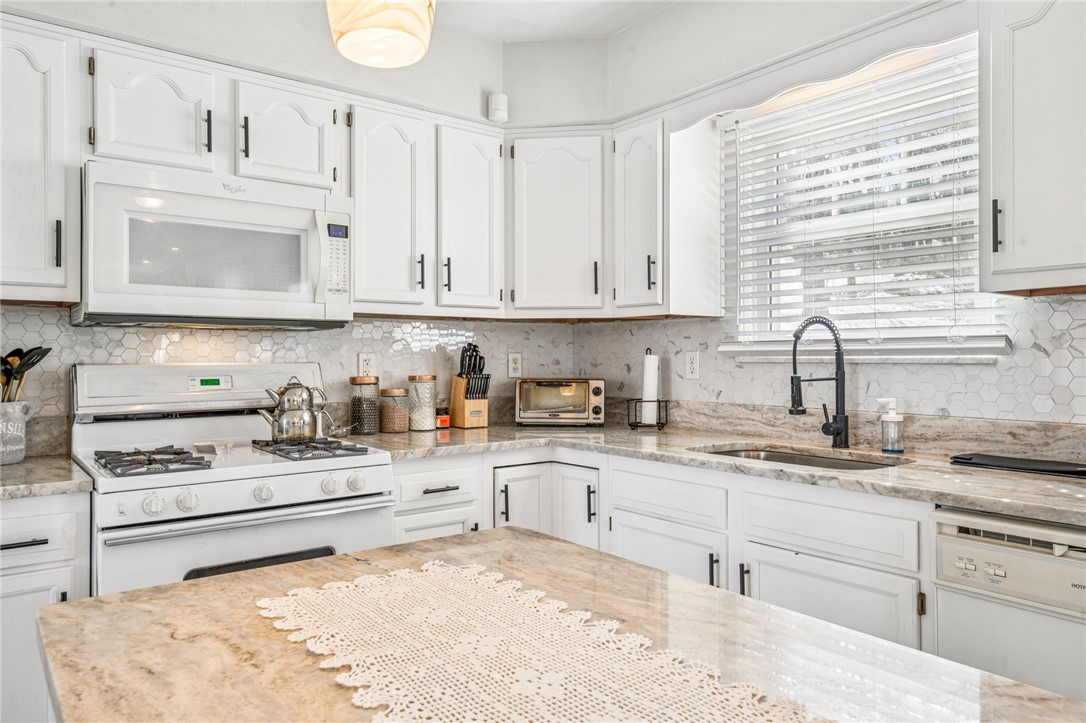 128 Barrington Rdg