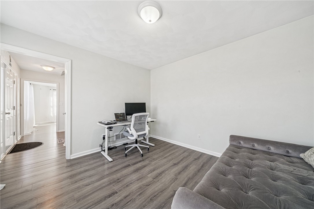 128 Barrington Rdg