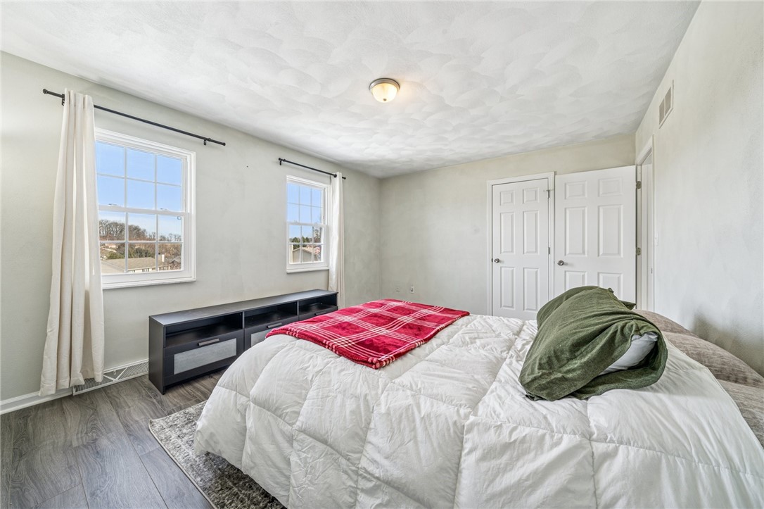 128 Barrington Rdg