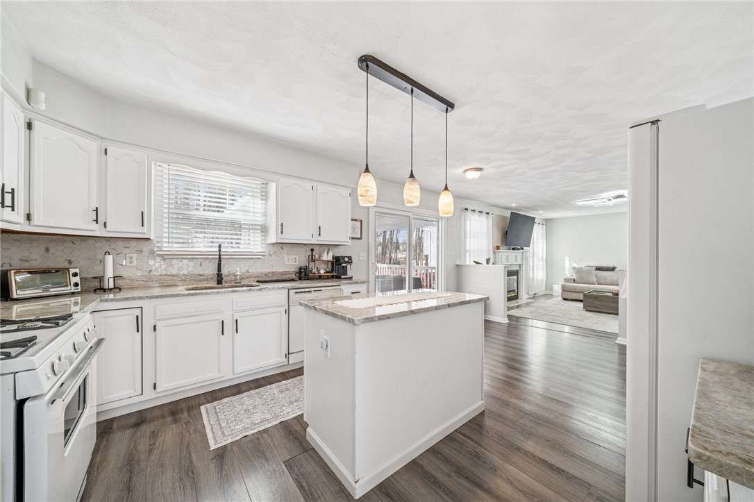 128 Barrington Rdg