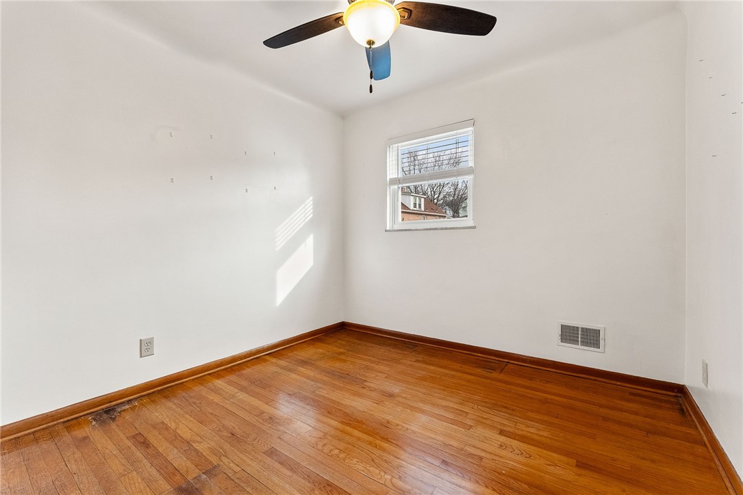 907 Lenz Ave