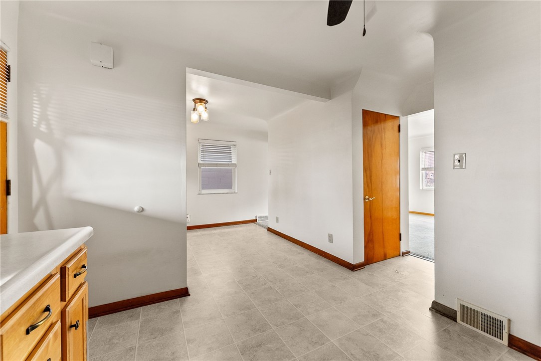 907 Lenz Ave