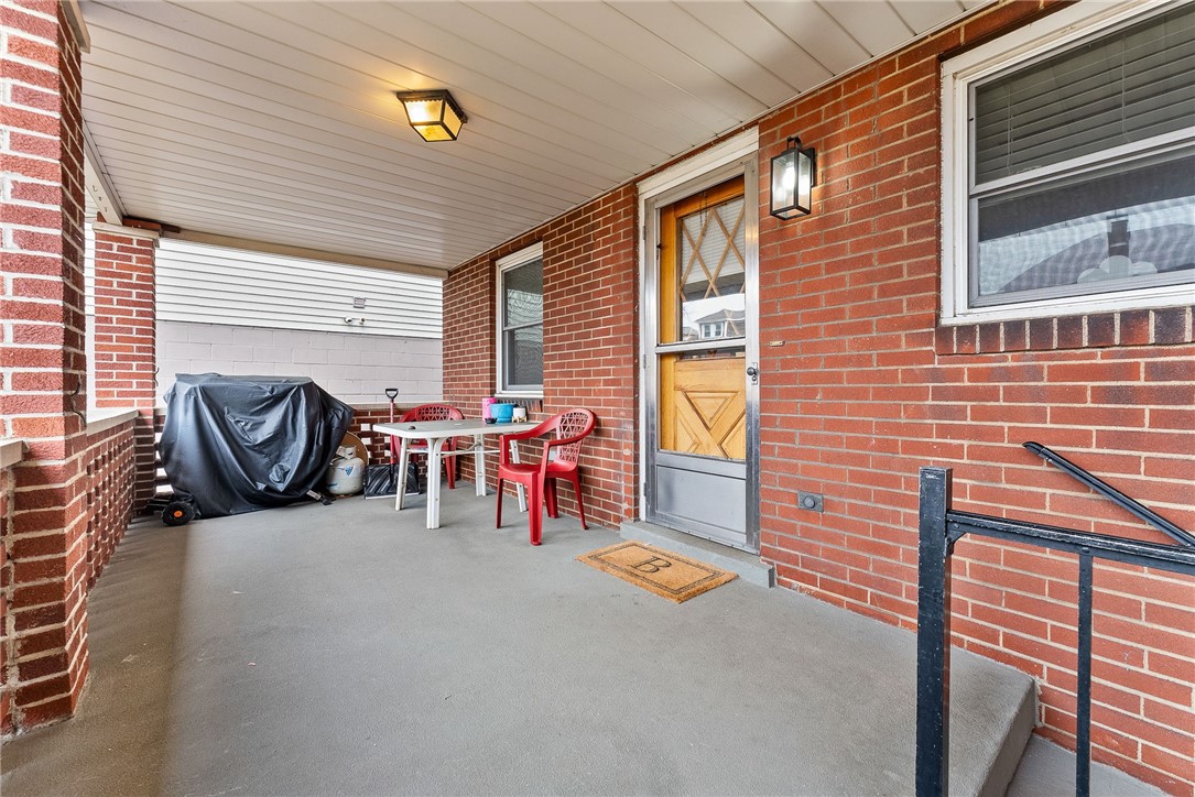 907 Lenz Ave