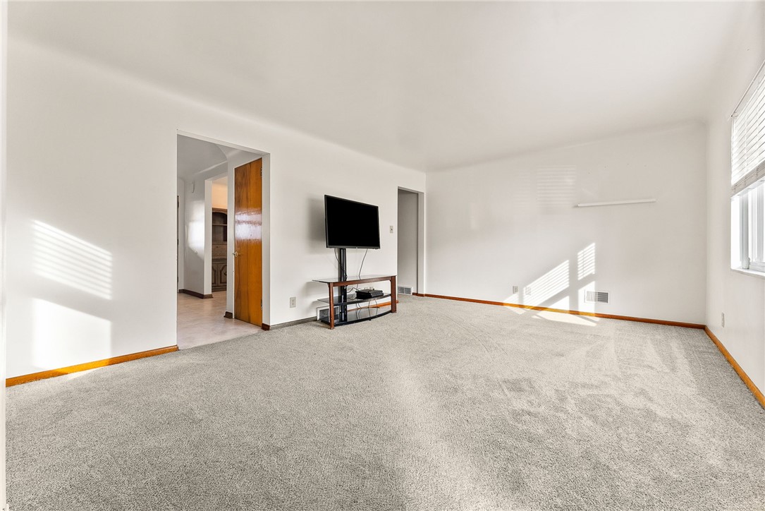 907 Lenz Ave
