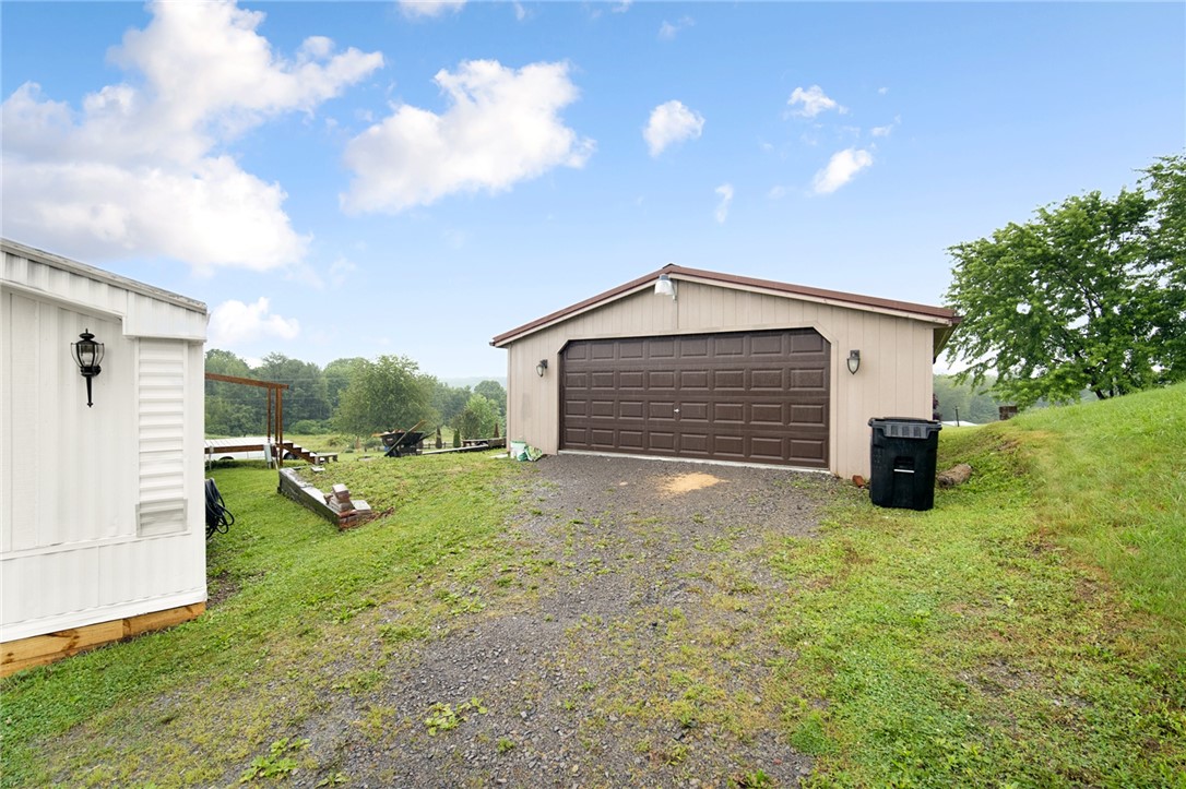 1862 Shenango Rd