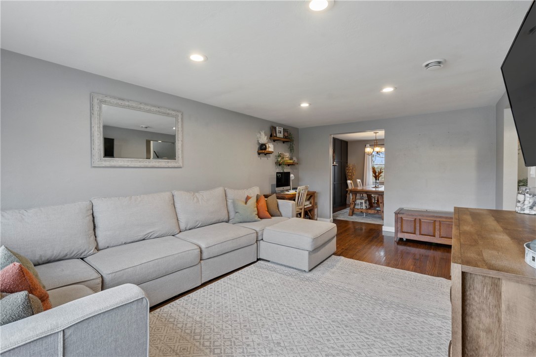 121 Danube Dr