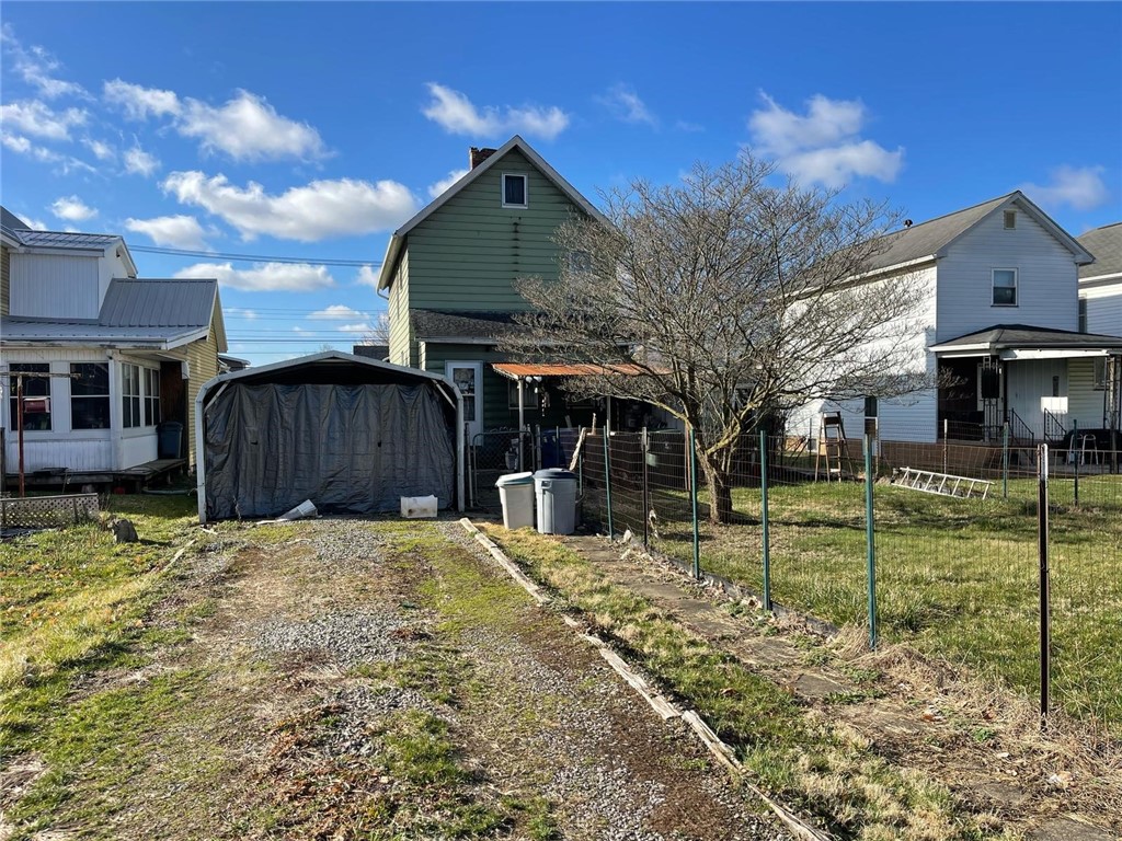 328 Line Ave
