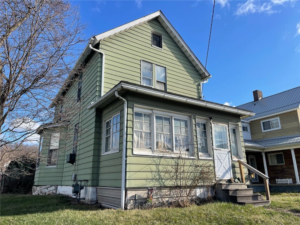 328 Line Ave