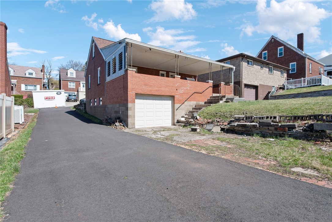 812 Laura St