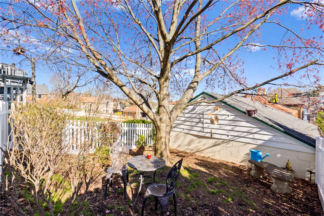 3225 Gaylord Ave