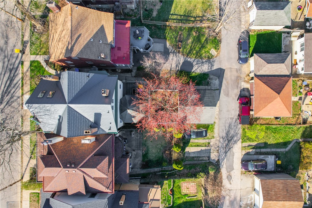 3225 Gaylord Ave