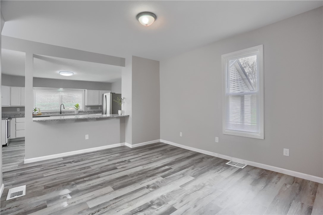412 Martin St