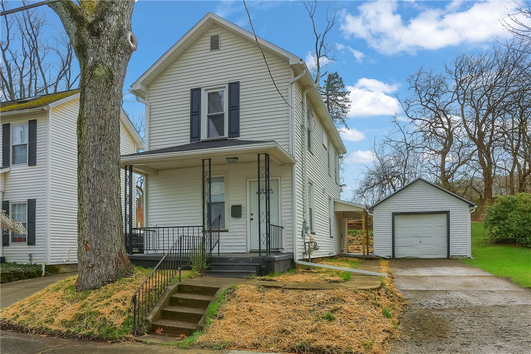 412 Martin St