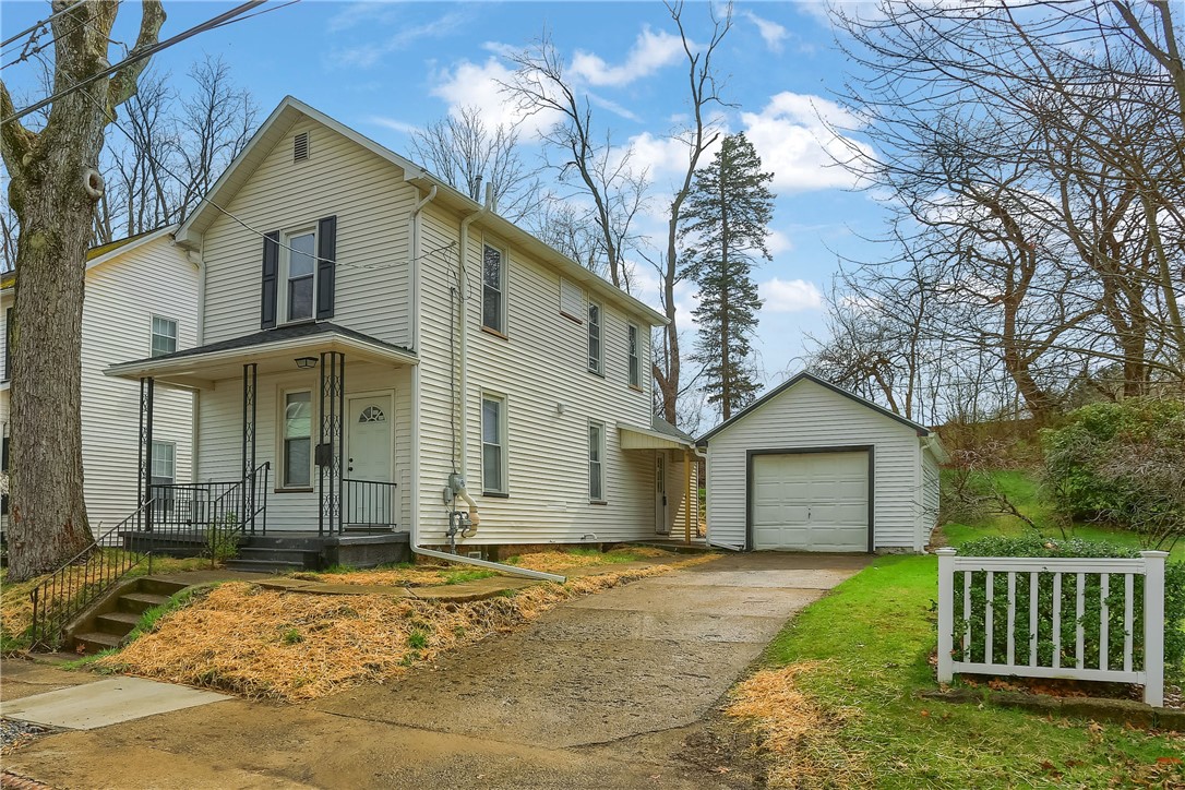 412 Martin St