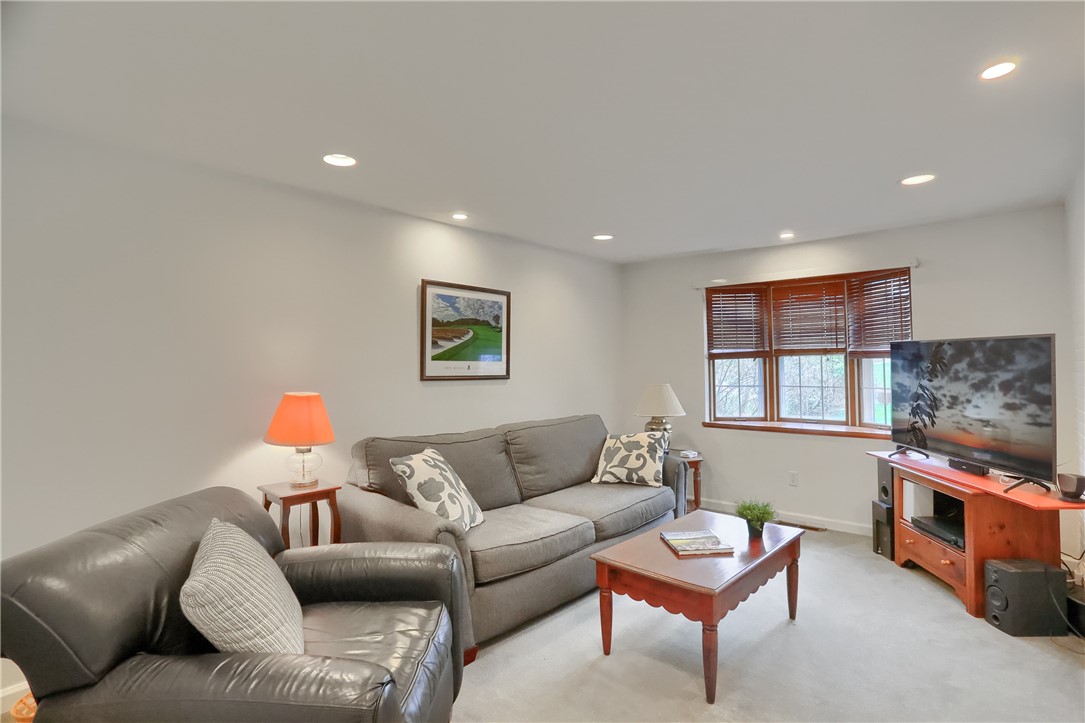 309 W Sutter
