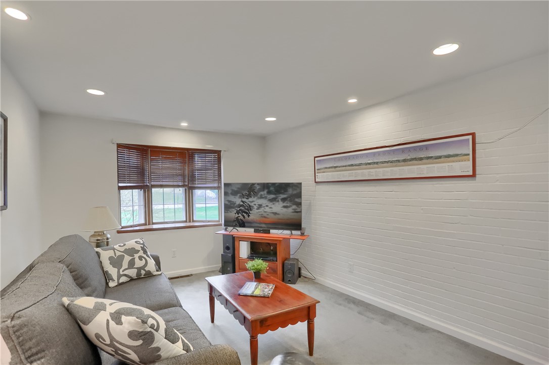 309 W Sutter