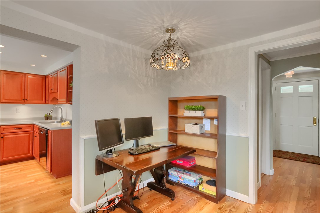 309 W Sutter
