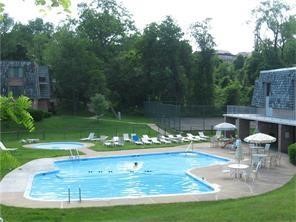 121 Forest Green Dr