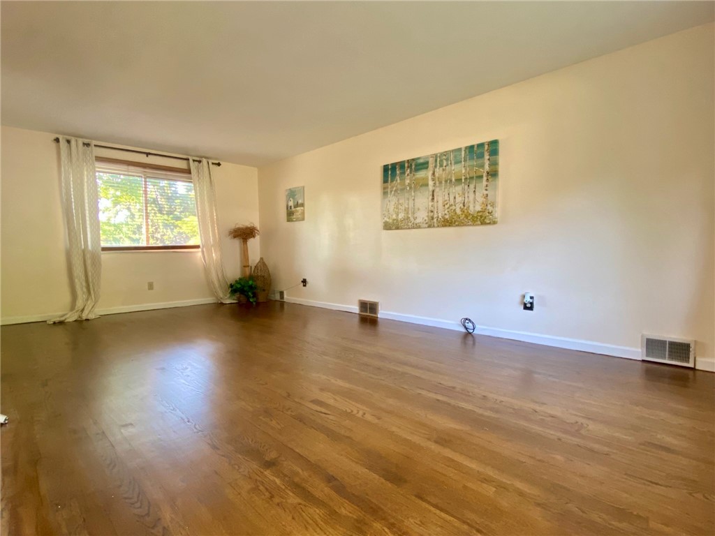 329 Gloria St