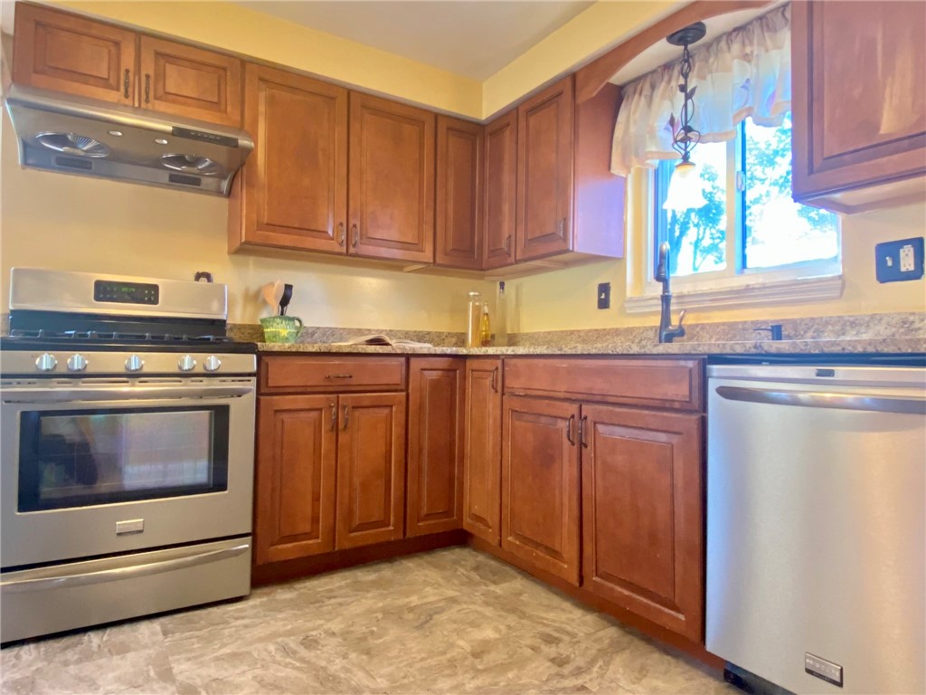329 Gloria St