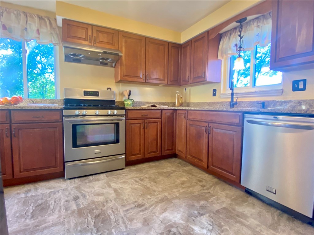 329 Gloria St