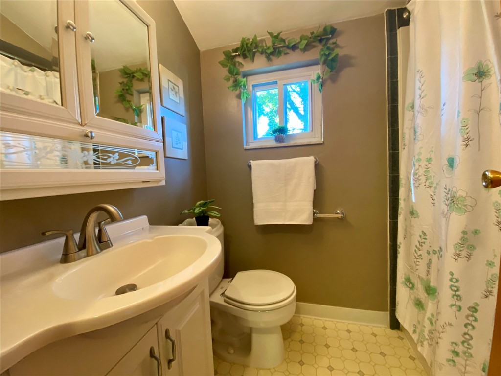 329 Gloria St