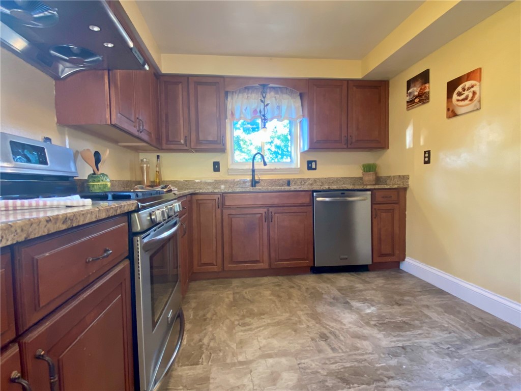 329 Gloria St