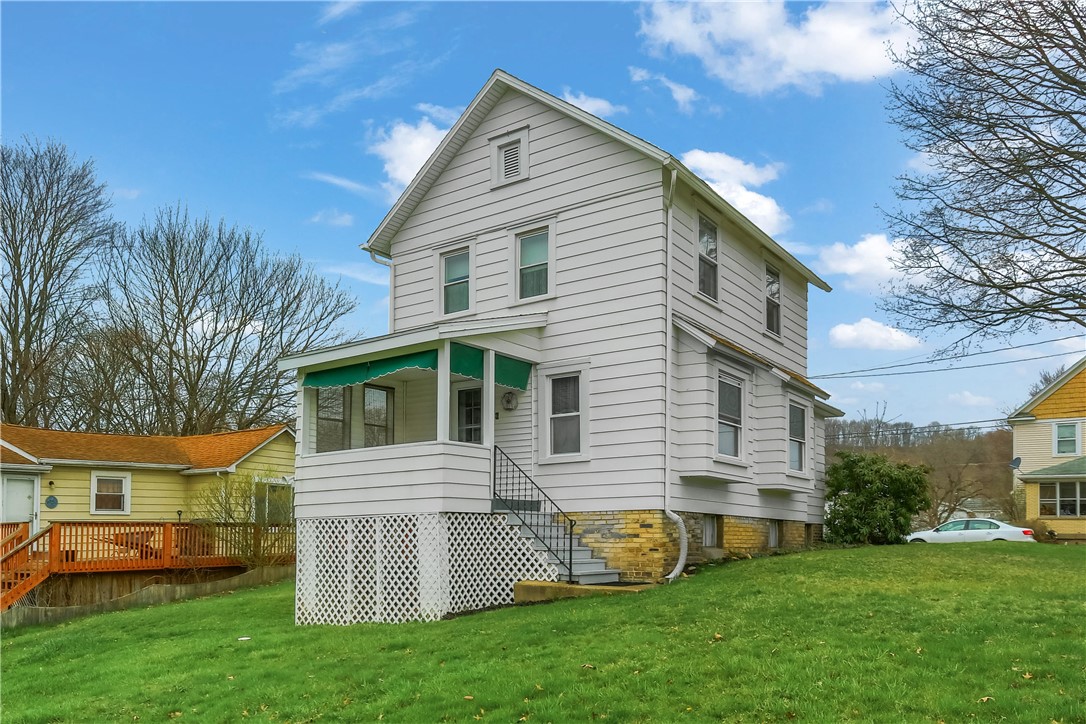 110 1st St