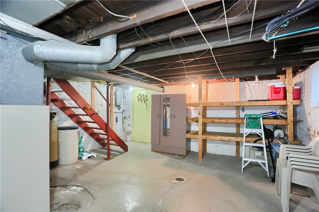 110 1st St