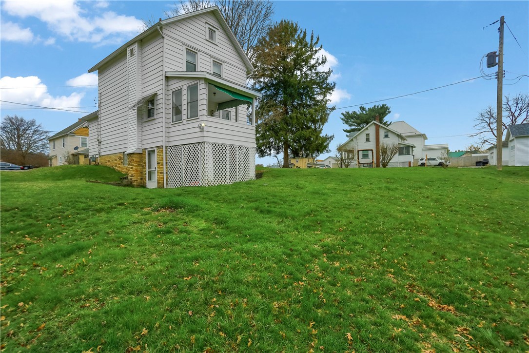 110 1st St
