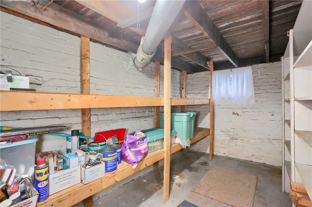 110 1st St