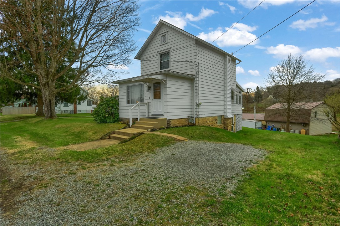 110 1st St