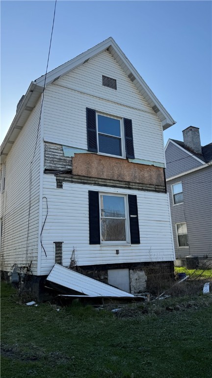 104 N Crawford Ave