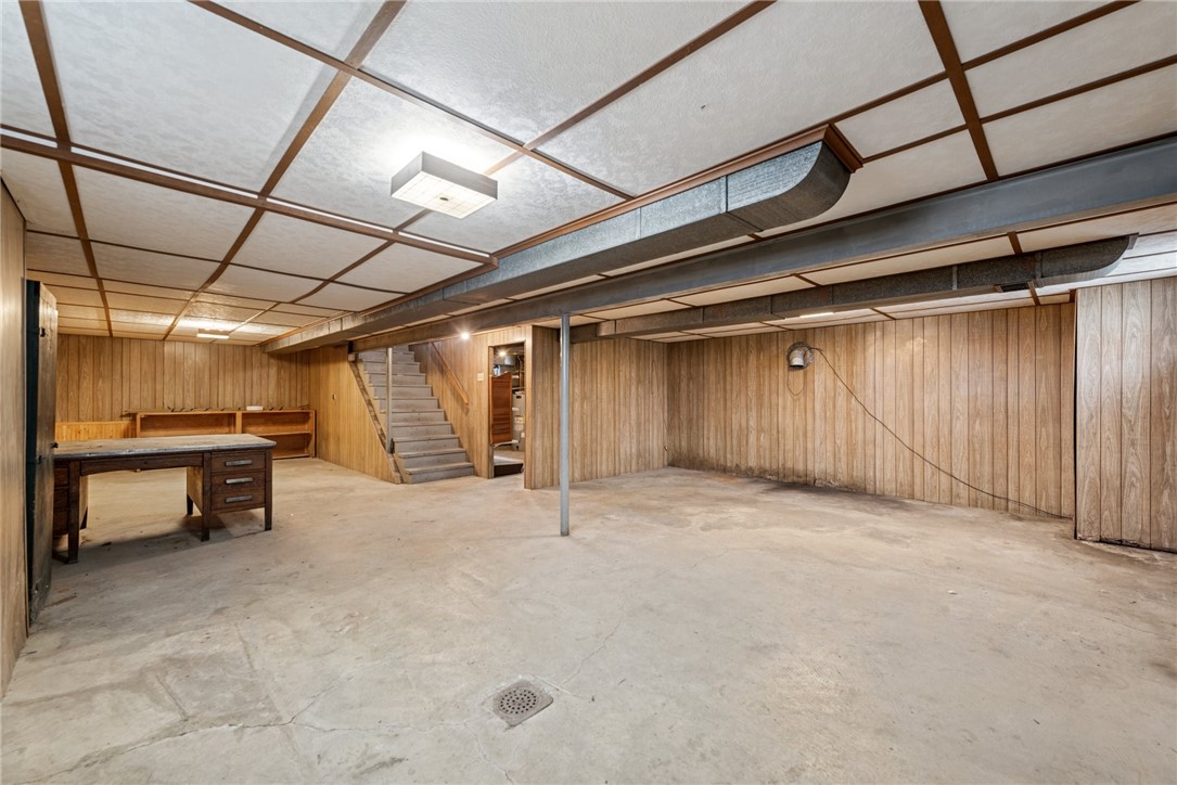 209 East End Road