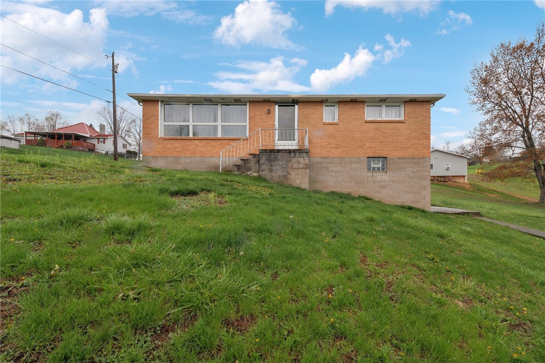 209 East End Road