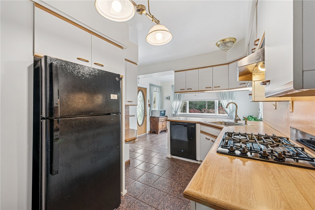 751 Brush Hill Rd