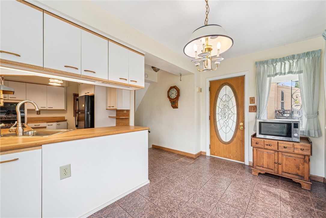 751 Brush Hill Rd