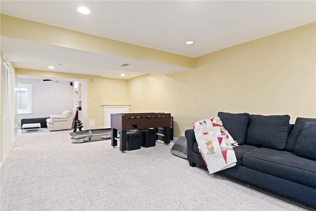 1743 Holmes Dr